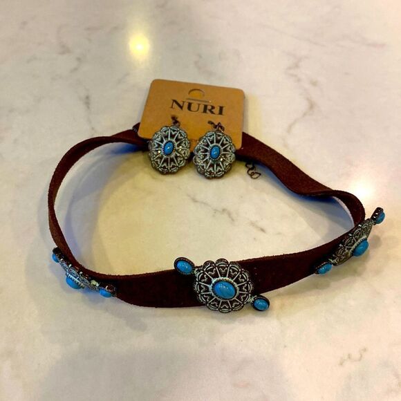 Brown suede choker faux turquoise conchos with Matching earrings brand new - Picture 1 of 3